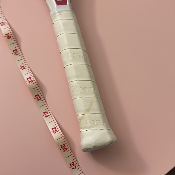 WILSON tennis racket & balls - Picture 7 of 7